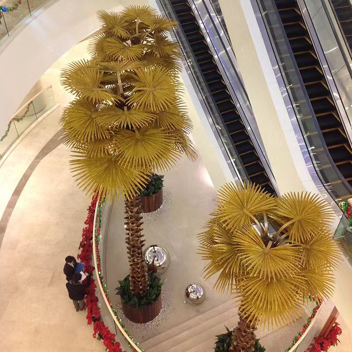 金色仿真棕櫚樹