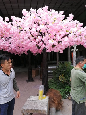 四月仿真樱花树成林